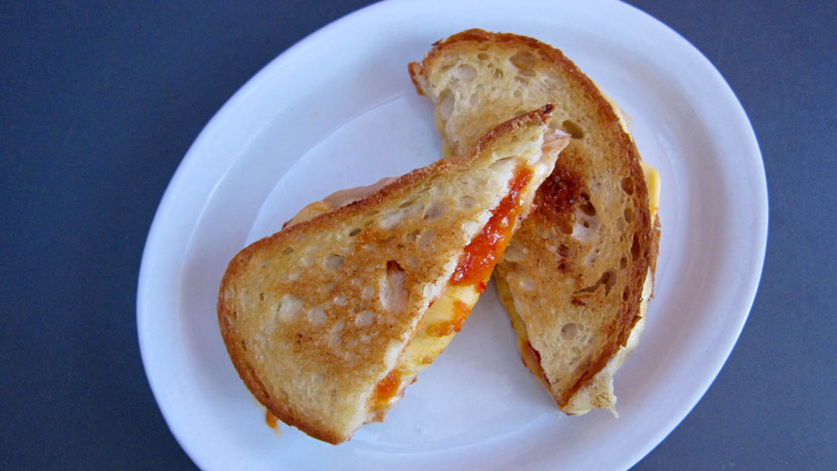 chili-jam-grilled-cheese-top-down-16x9